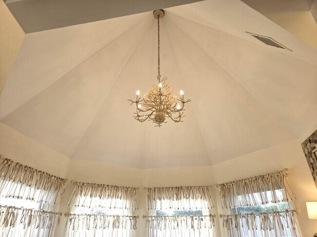 Building Photo - 1275 The Esplanade