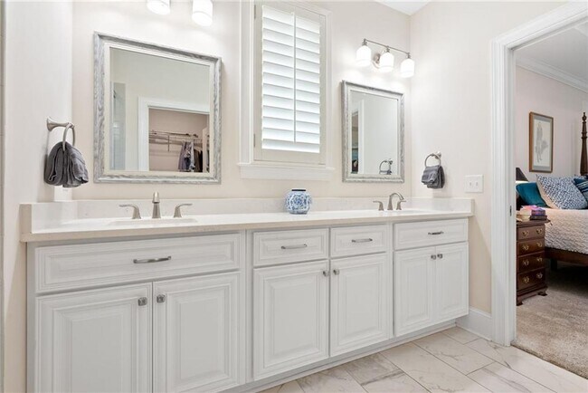 Building Photo - Spacious 4BR Home Near Auburn University –...