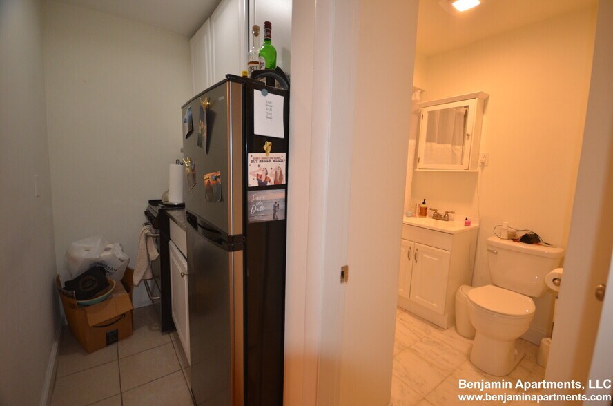 Building Photo - 511 Beacon St