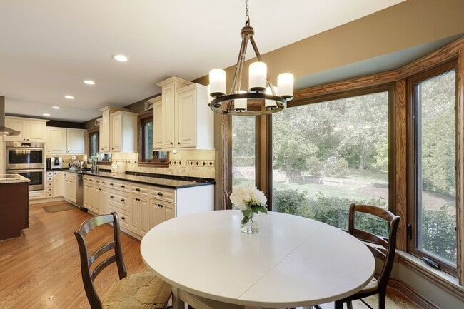 Building Photo - 11400 Burr Oak Ln