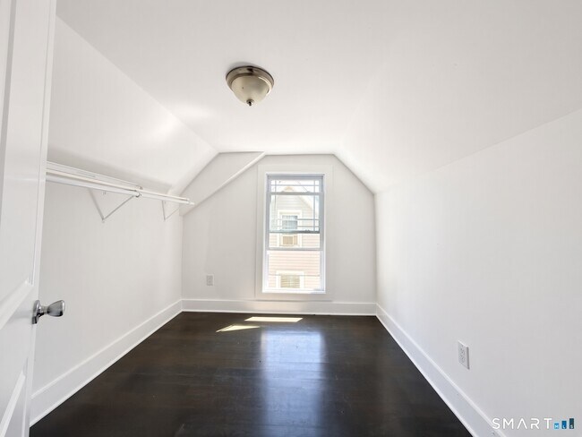 Building Photo - 451 Hollister Ave