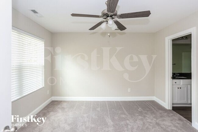 Building Photo - 2071 Samantha Dr