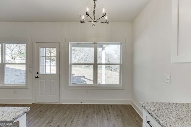 Building Photo - 569 Clayton St