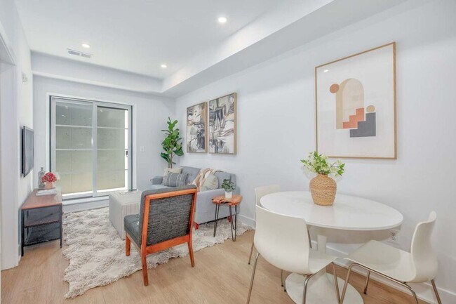 Building Photo - 2310 4th St NE