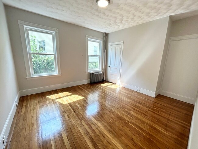 Building Photo - 22 Humphreys St