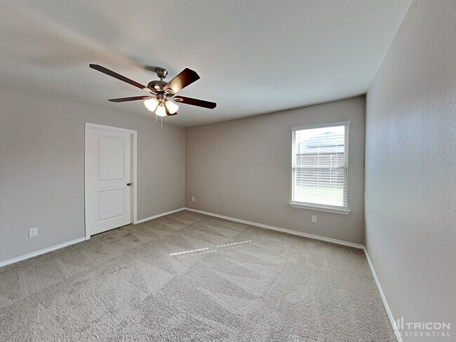 Building Photo - 2514 Henley Dr