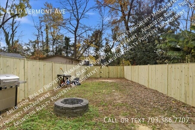 Building Photo - 4410 Vermont Ave