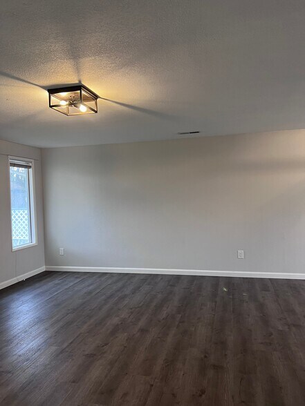Building Photo - 2436 La Jolla Dr NW