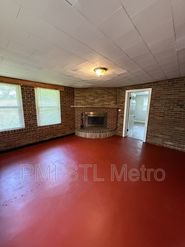 Building Photo - 6170 Emerald Ave