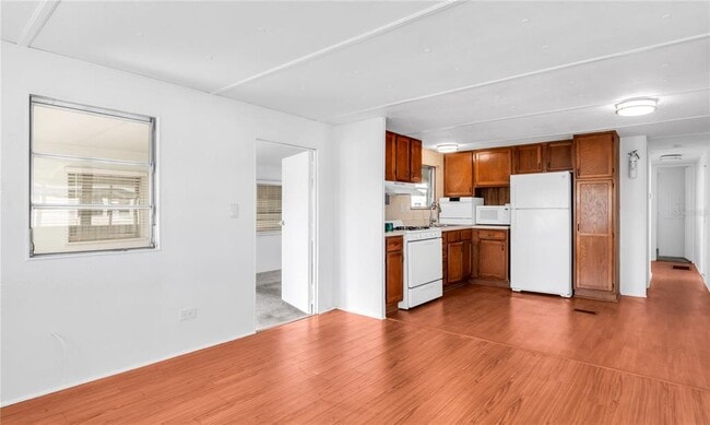 Building Photo - 209 50th Avenue Plaza E