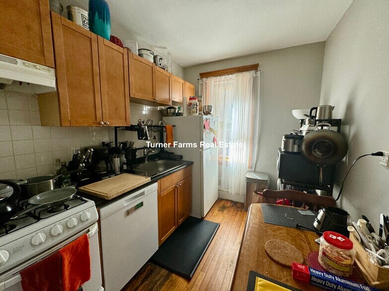 Building Photo - 99 Hancock St