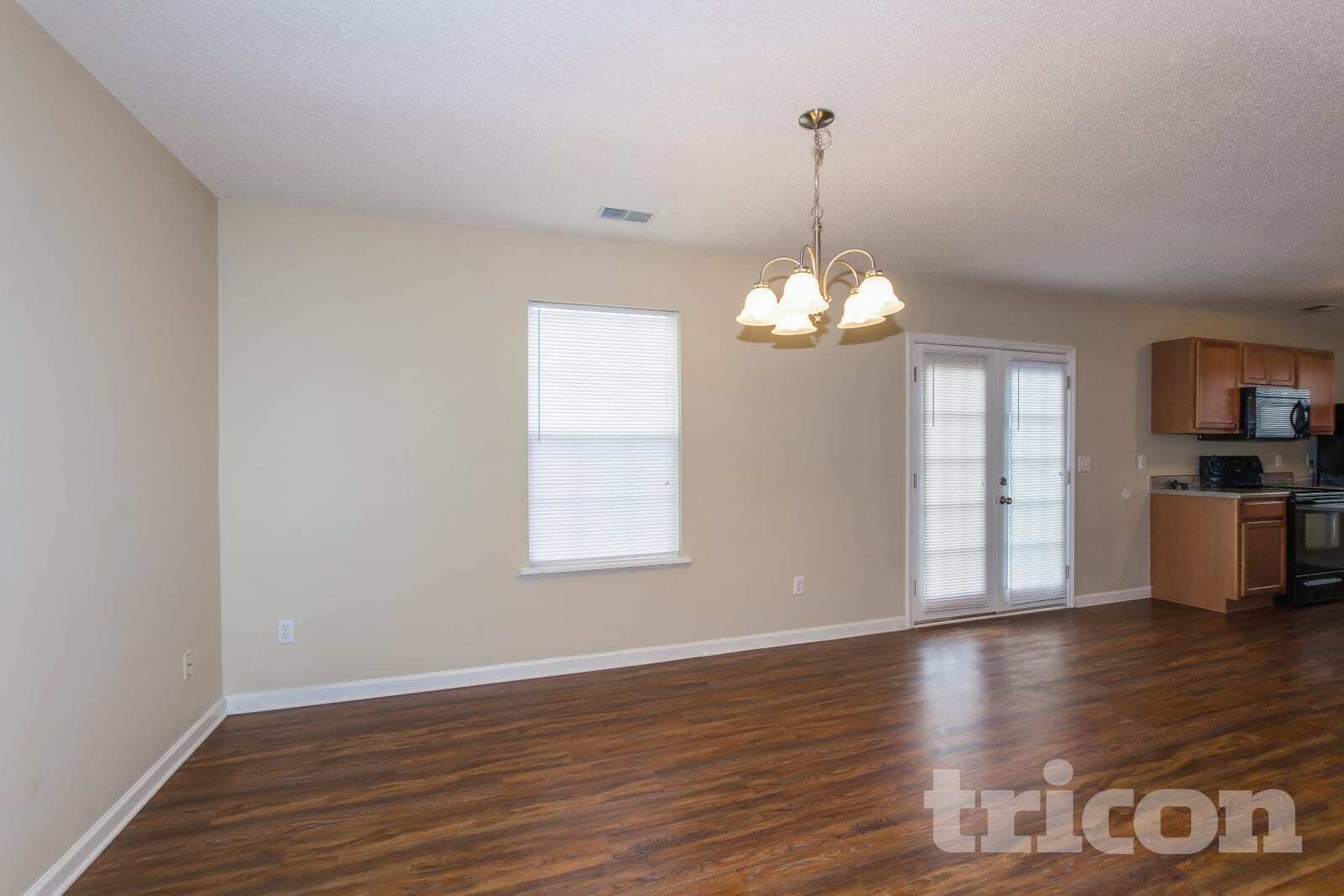 Building Photo - 104 Flyer Ct