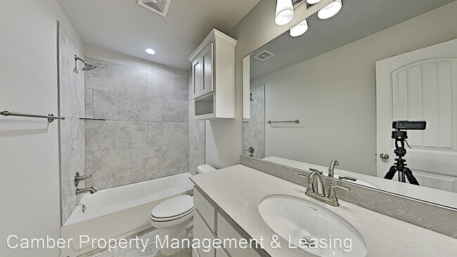 Building Photo - 4 br, 2 bath House - 2225 Cale Cove