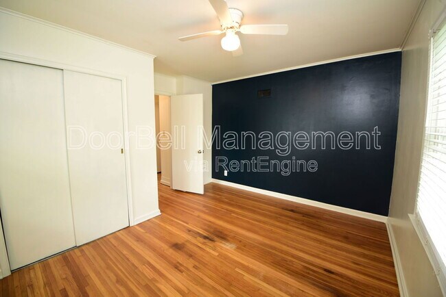 Building Photo - 2418 S Quebec Ave
