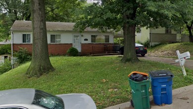 Building Photo - Great 3-bedroom w/ BONUS room in basement!...