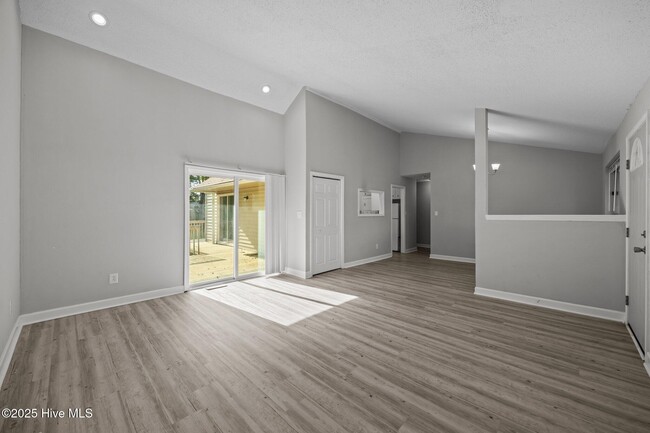 Building Photo - 125 Pirates Rd