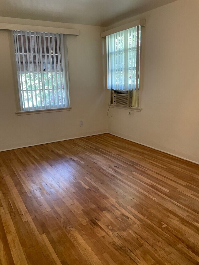 Building Photo - 2 Bedroom 1.75 Bathroom in Riverside
