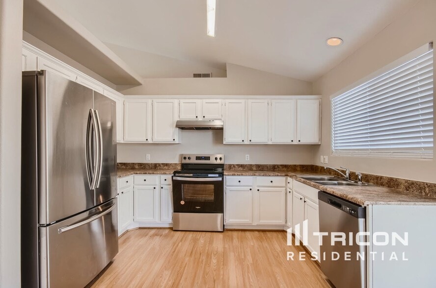 Building Photo - 14514 S Amado Blvd