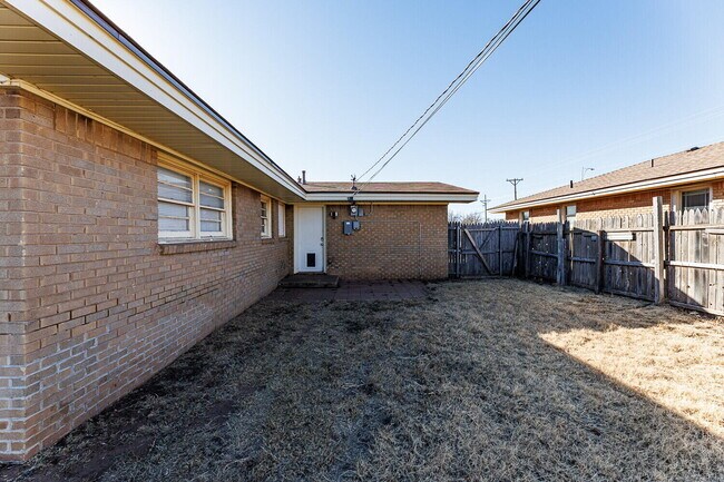 Building Photo - 5426 25th St