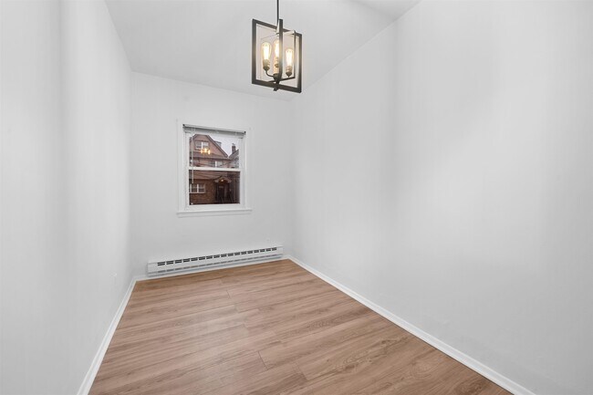 Building Photo - 40 W 52nd St