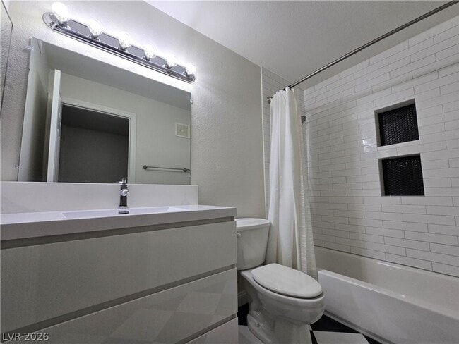 Building Photo - 7885 W Flamingo Rd