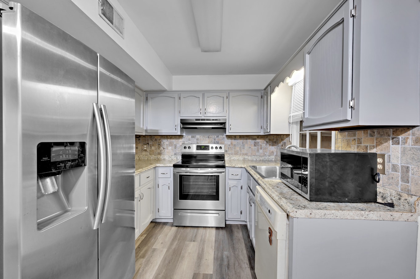 Building Photo - 2933 Riverwood Ter
