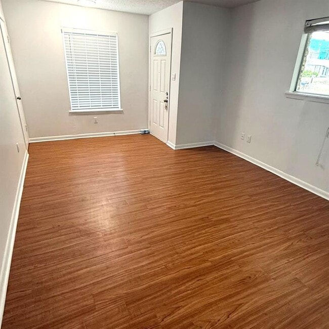 Building Photo - 2715 St Edwards Cir