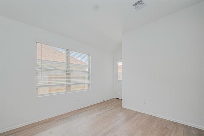 Building Photo - 18439 Summit Ranch Dr