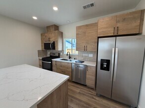 Building Photo - BRAND NEW (2026)!! 4 Bed / 2 Bath Home on Ewing (Near Campus)