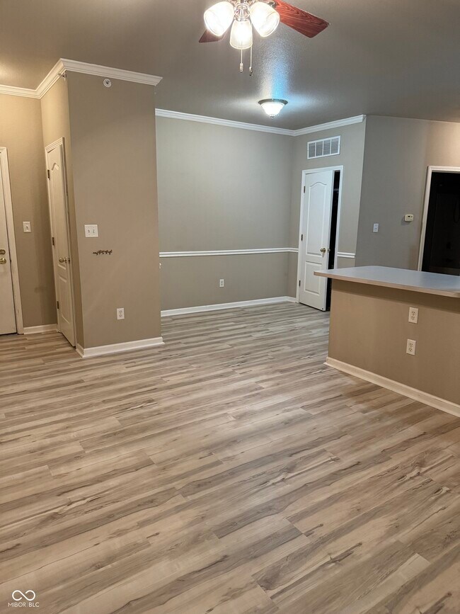 Building Photo - 12926 University Crescent