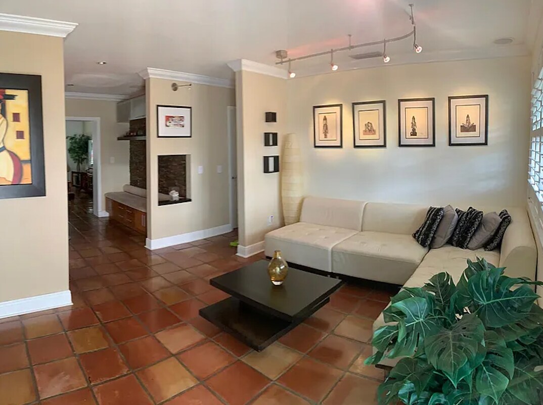 Building Photo - 10841 SW 67th Dr