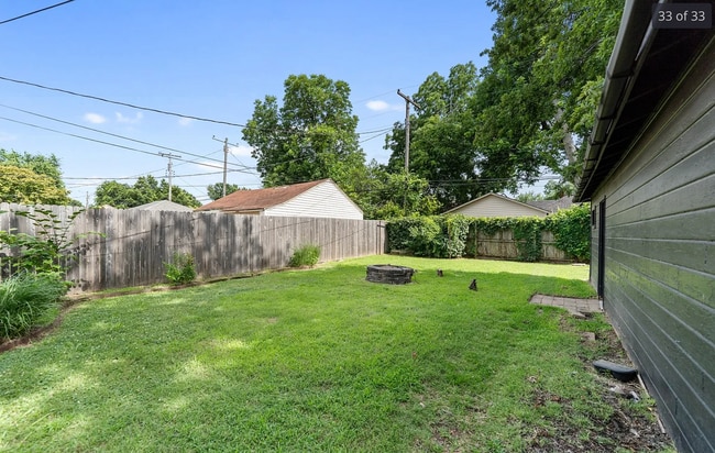 Building Photo - Stunning 4-bedroom, 2-bathroom Home