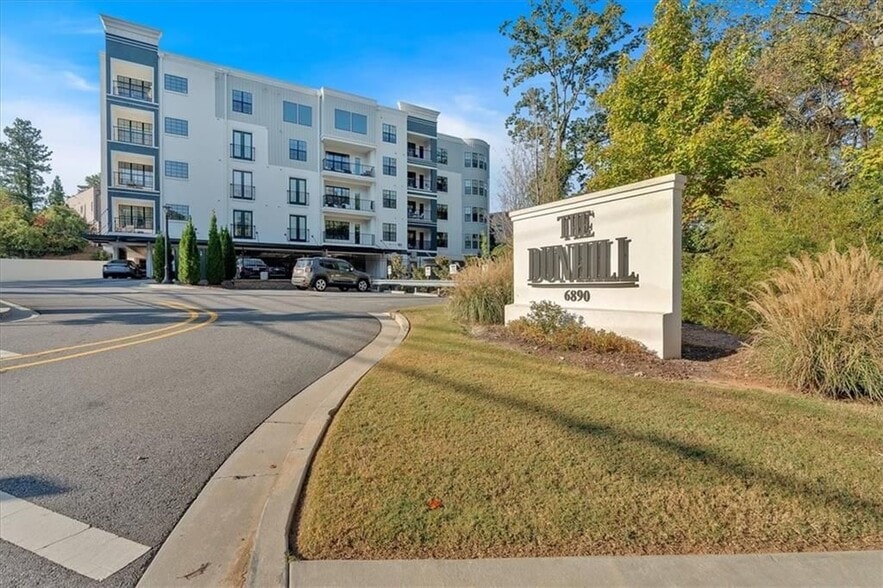 Building Photo - 6890 Peachtree Dunwoody Rd NE