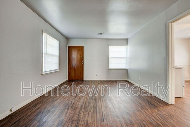 Building Photo - 432 Babb Dr