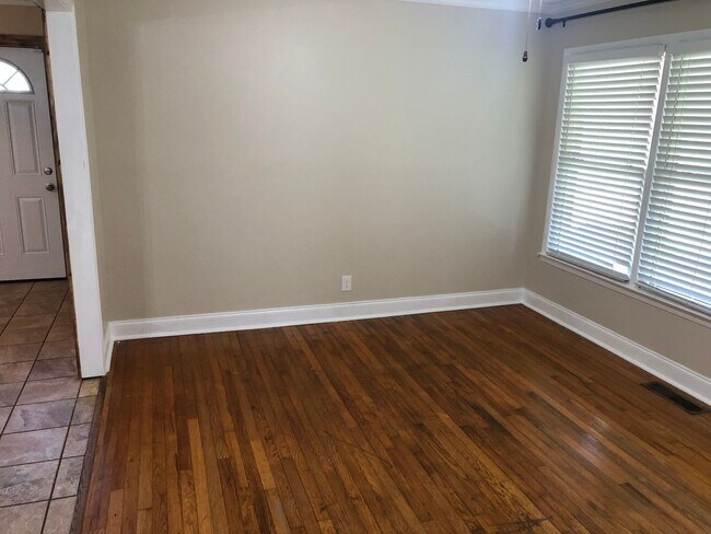 Building Photo - 3BR/2BA Home with Huge Fenced Yard, Fire pit Area & Storage Shop