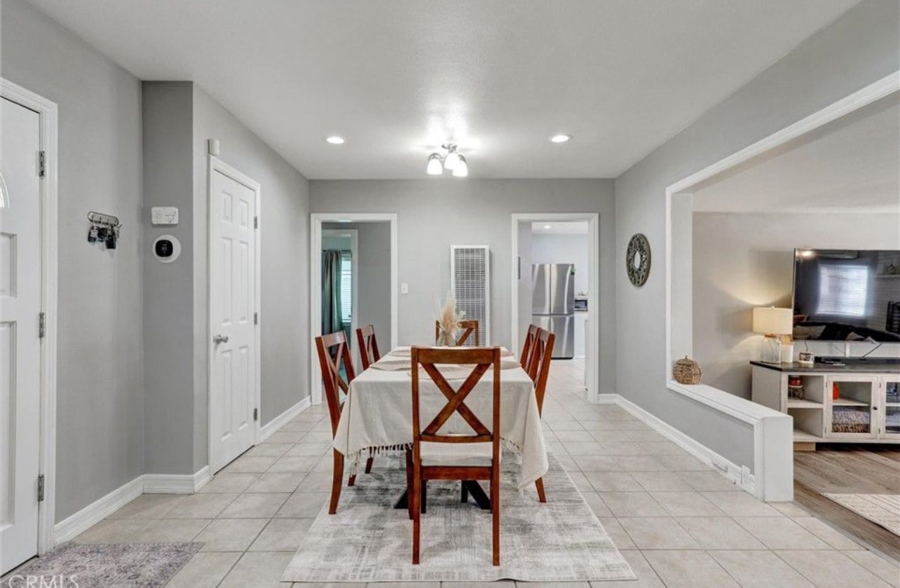 Building Photo - 10337 Garfield Ave