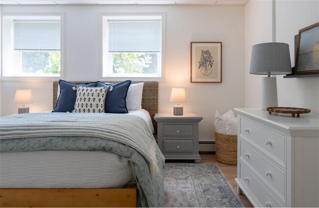 Building Photo - 11 N Hillview Dr