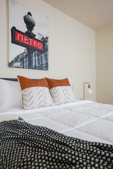 Building Photo - 12701 N Pennsylvania Ave