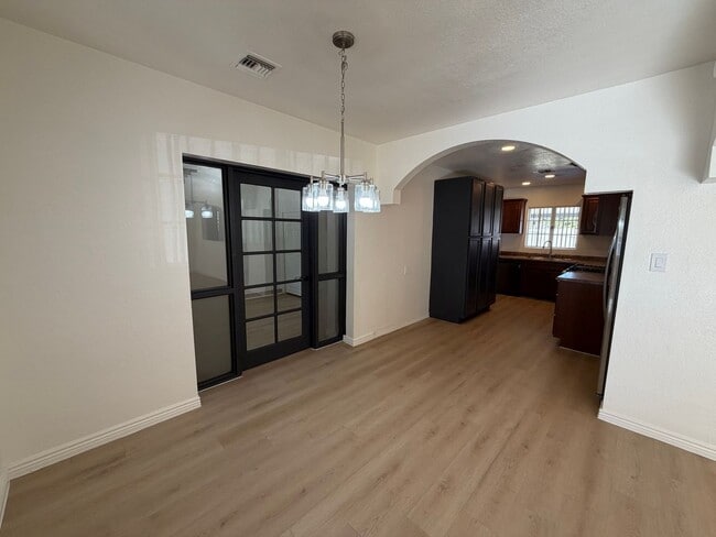 Building Photo - Spacious 4 Bed 3 Bath Single-Level Home | RV Gate | Huge Yard | Bright Open Layout