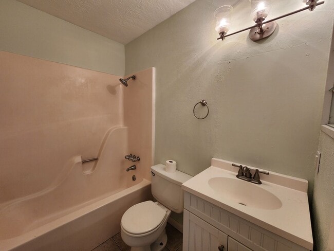 Building Photo - 580 Pleasure Island Blvd