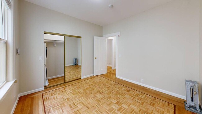 Building Photo - 1549 Clay St