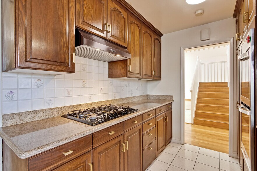 Building Photo - 255 Shearwater Is