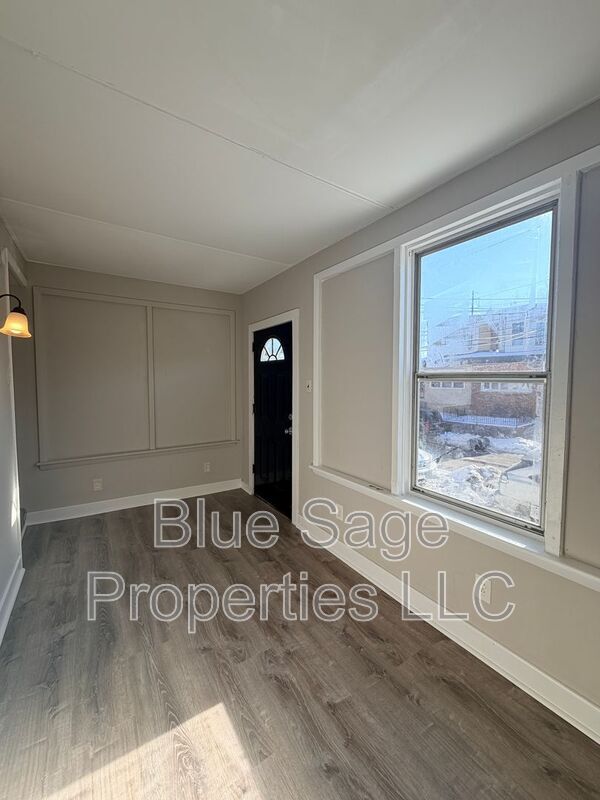 Building Photo - 425 Pusey Ave