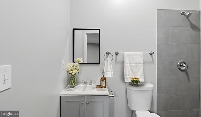 Building Photo - 917 N Gilmor St