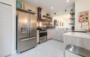 Building Photo - 1910 Coastal Bay Blvd