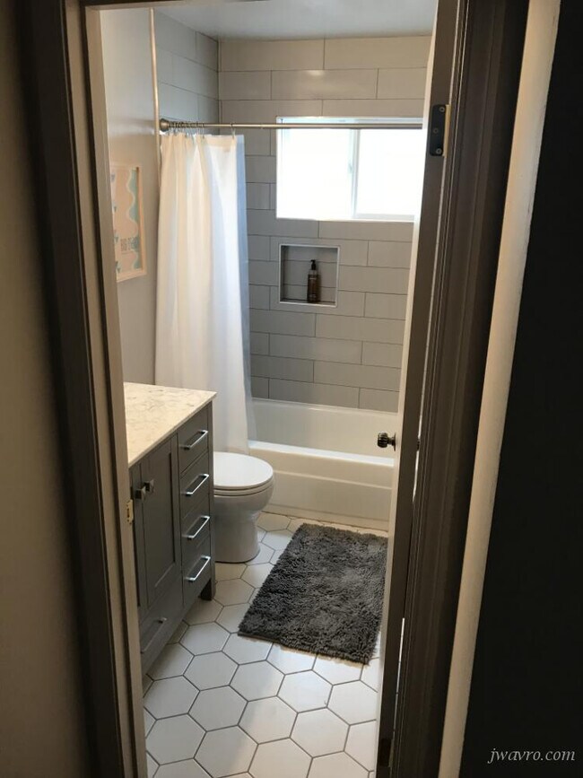 Building Photo - 89 Roosevelt Way