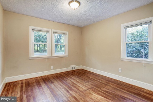 Building Photo - 12730 Scaggsville Rd