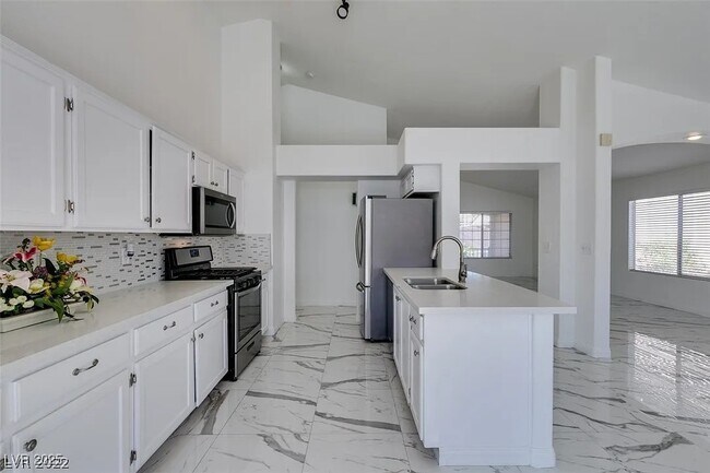 Building Photo - 3706 Lake Victoria Dr