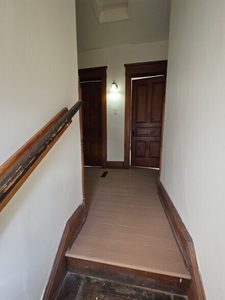 Building Photo - 409 S 3rd St