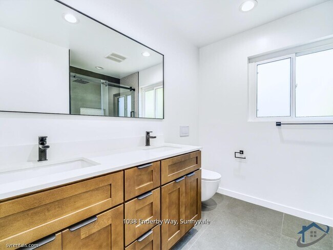 Building Photo - 1038 Enderby Way
